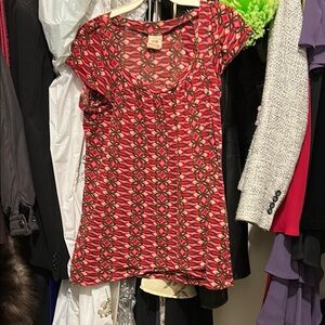 Faded Glory Red and White Fitted Cap Sleeve Blouse